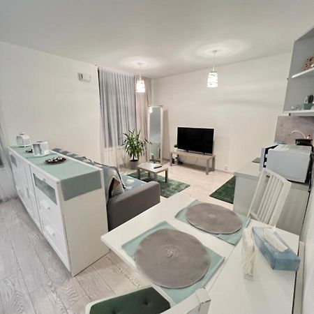 Free Parking In Garage Karolina Plazza, New Cosy Studio With All You Need Prag Exteriör bild