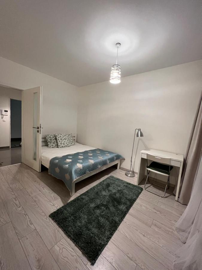 Free Parking In Garage Karolina Plazza, New Cosy Studio With All You Need Prag Exteriör bild