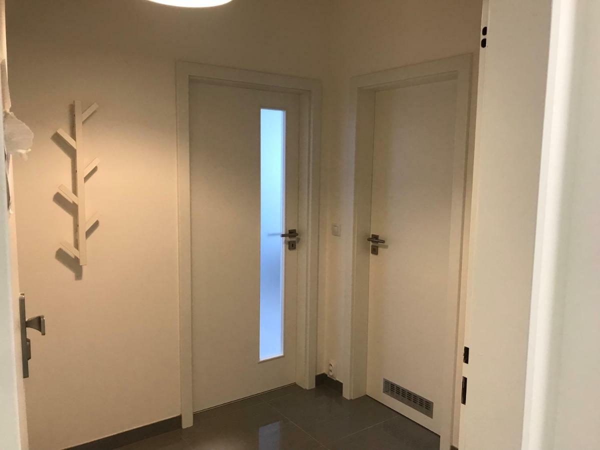 Free Parking In Garage Karolina Plazza, New Cosy Studio With All You Need Prag Exteriör bild