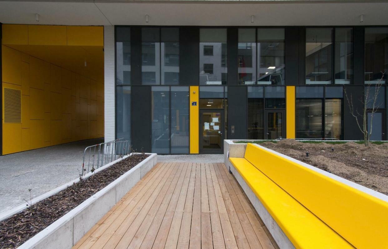 Free Parking In Garage Karolina Plazza, New Cosy Studio With All You Need Prag Exteriör bild