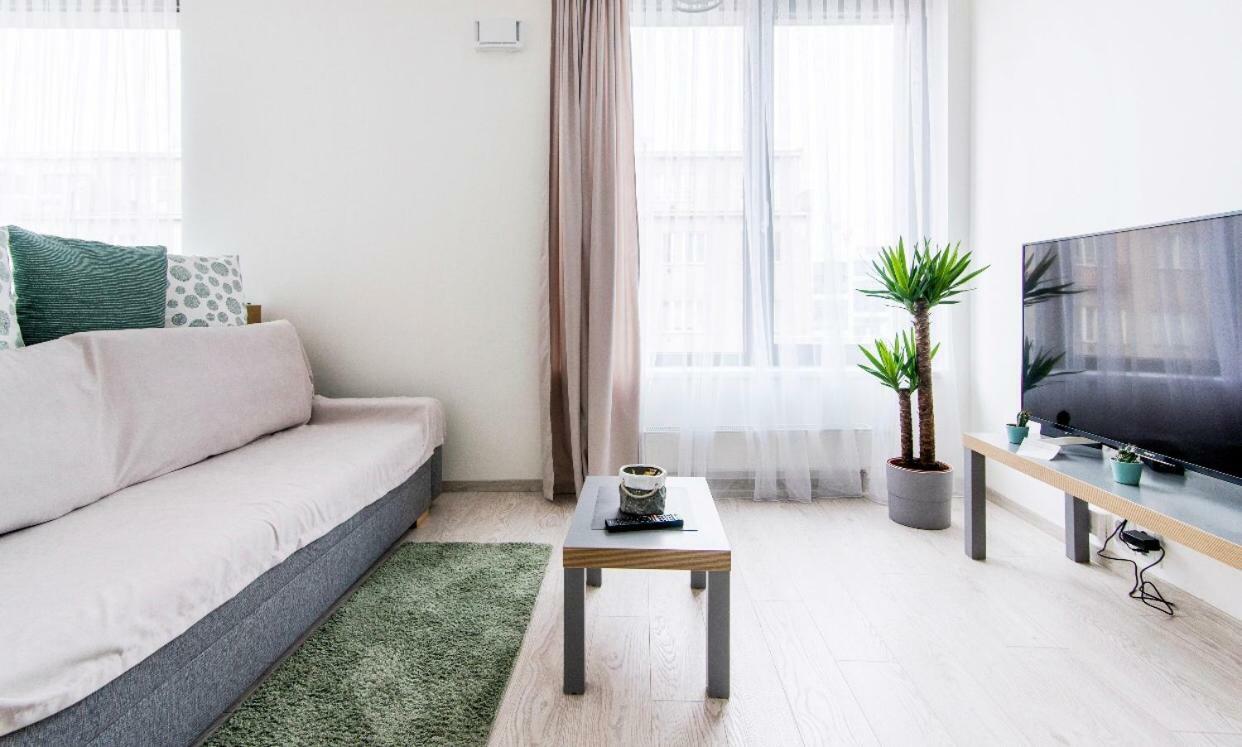 Free Parking In Garage Karolina Plazza, New Cosy Studio With All You Need Prag Exteriör bild