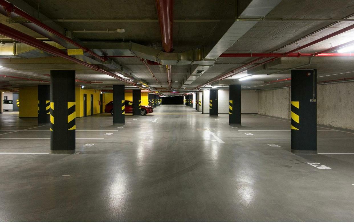 Free Parking In Garage Karolina Plazza, New Cosy Studio With All You Need Prag Exteriör bild